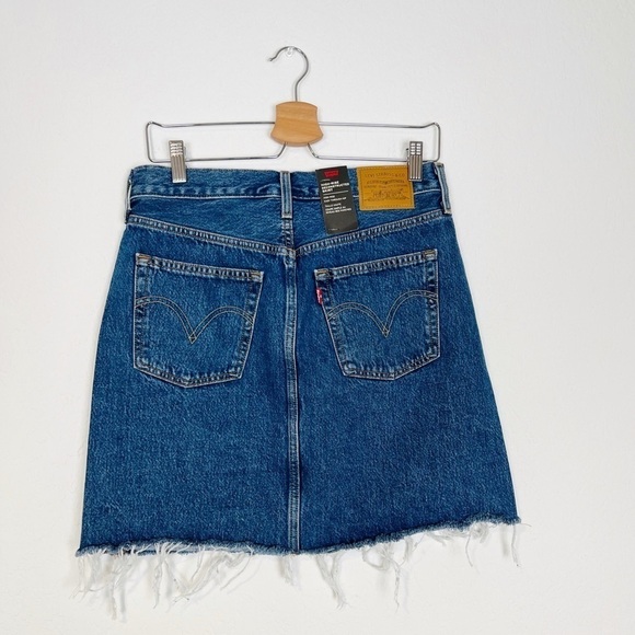Levi’s Premium High Rise Deconstructed Mini Skirt Sz 28 - Picture 4 of 10